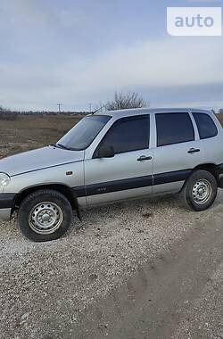 Внедорожник / Кроссовер Chevrolet Niva 2003 в Антраците