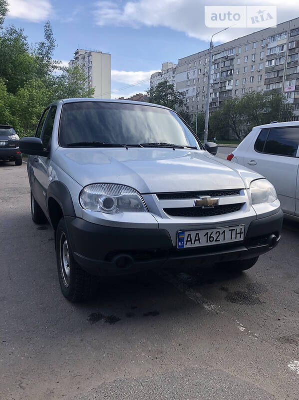 Нива шевроле универсал