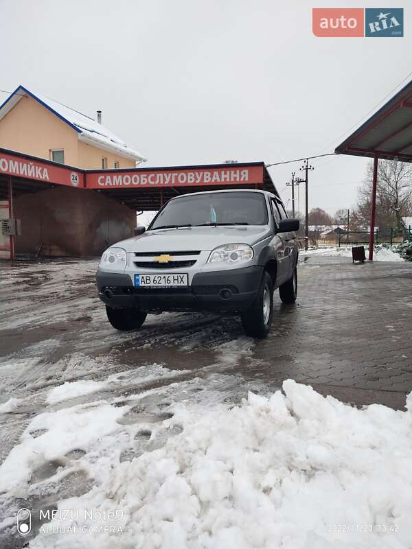 Позашляховик / Кросовер Chevrolet Niva 2015 в Тростянці