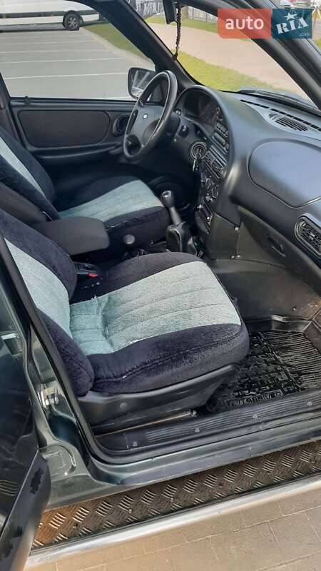 Позашляховик / Кросовер Chevrolet Niva 2007 в Хмельницькому