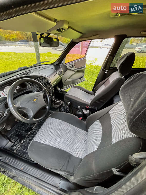 Позашляховик / Кросовер Chevrolet Niva 2006 в Дніпрі
