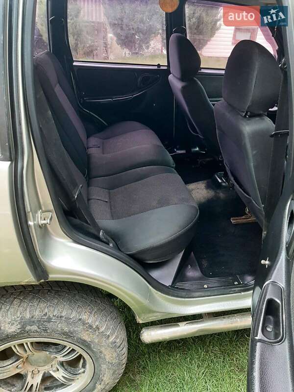 Позашляховик / Кросовер Chevrolet Niva 2007 в Косові