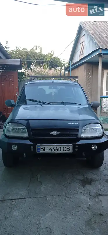 Chevrolet Niva 2004