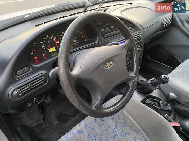 Внедорожник / Кроссовер Chevrolet Niva 2004 в Запорожье