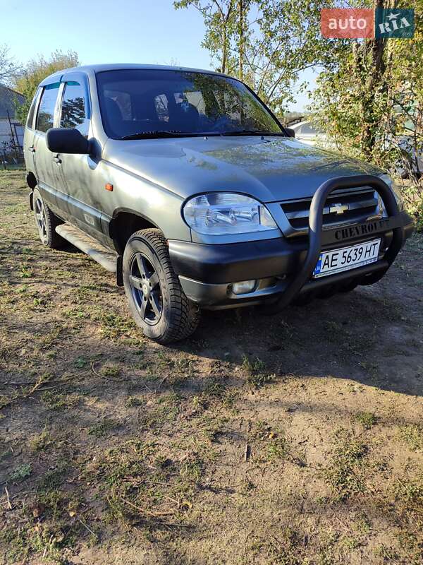 Внедорожник / Кроссовер Chevrolet Niva 2004 в Запорожье