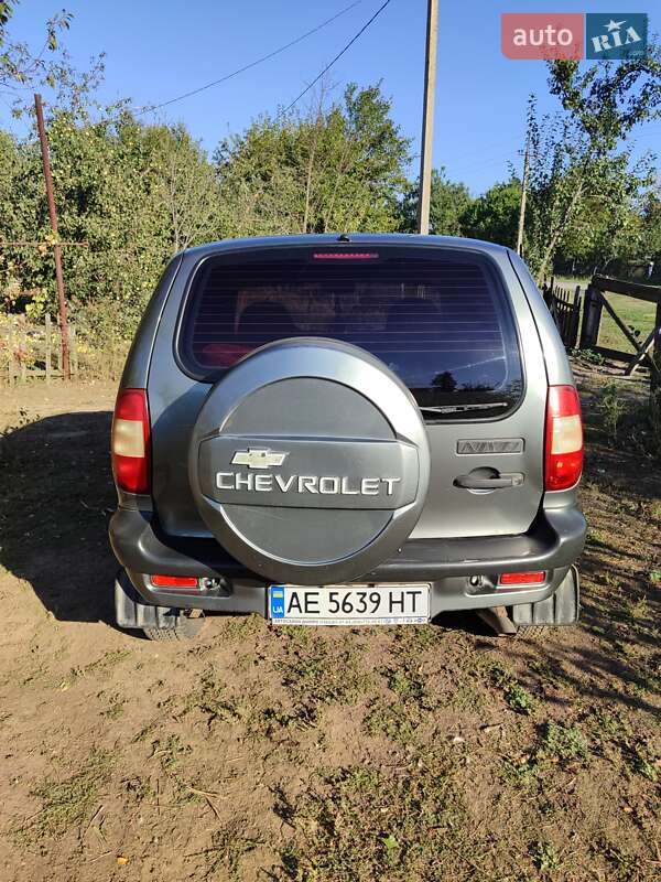 Внедорожник / Кроссовер Chevrolet Niva 2004 в Запорожье