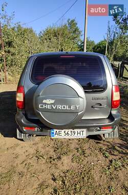 Внедорожник / Кроссовер Chevrolet Niva 2004 в 