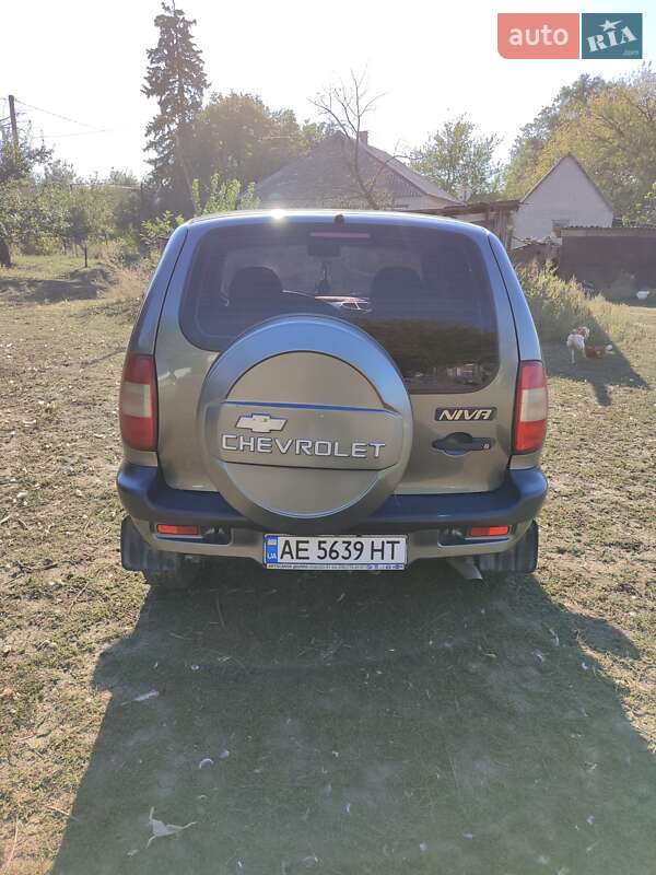 Внедорожник / Кроссовер Chevrolet Niva 2004 в Запорожье