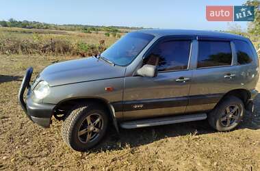 Внедорожник / Кроссовер Chevrolet Niva 2004 в 