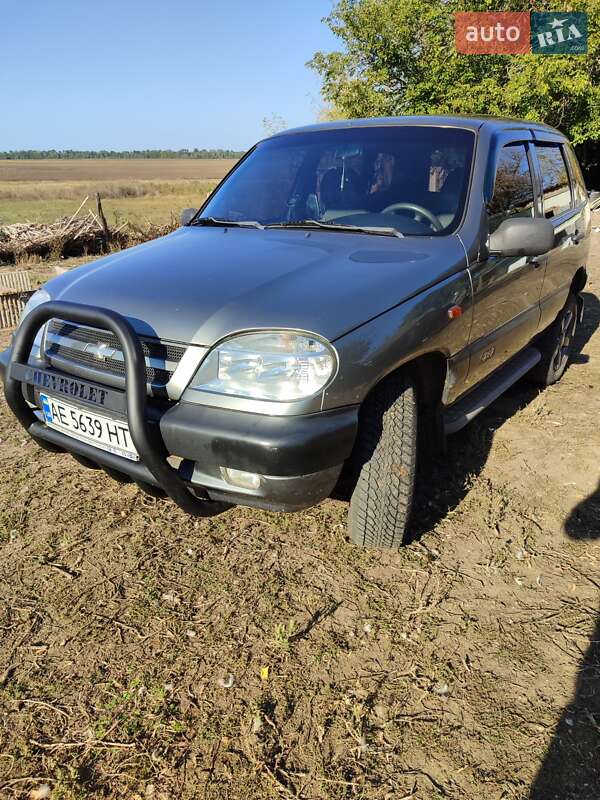 Внедорожник / Кроссовер Chevrolet Niva 2004 в Запорожье