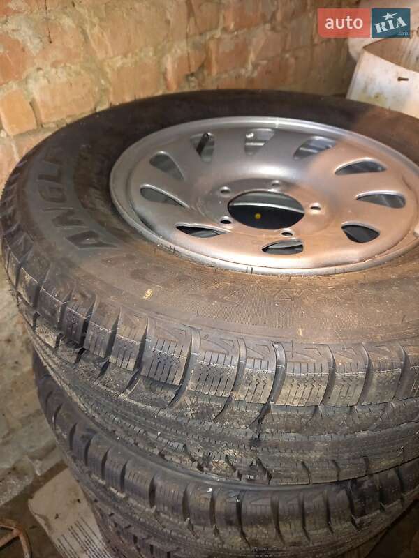 Внедорожник / Кроссовер Chevrolet Niva 2010 в Зборове