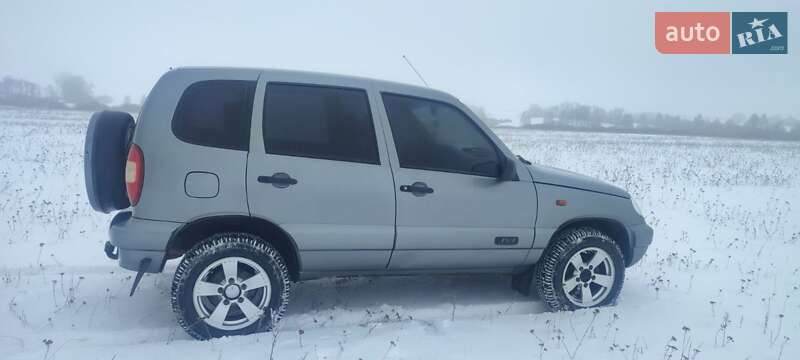 Позашляховик / Кросовер Chevrolet Niva 2008 в Любарі