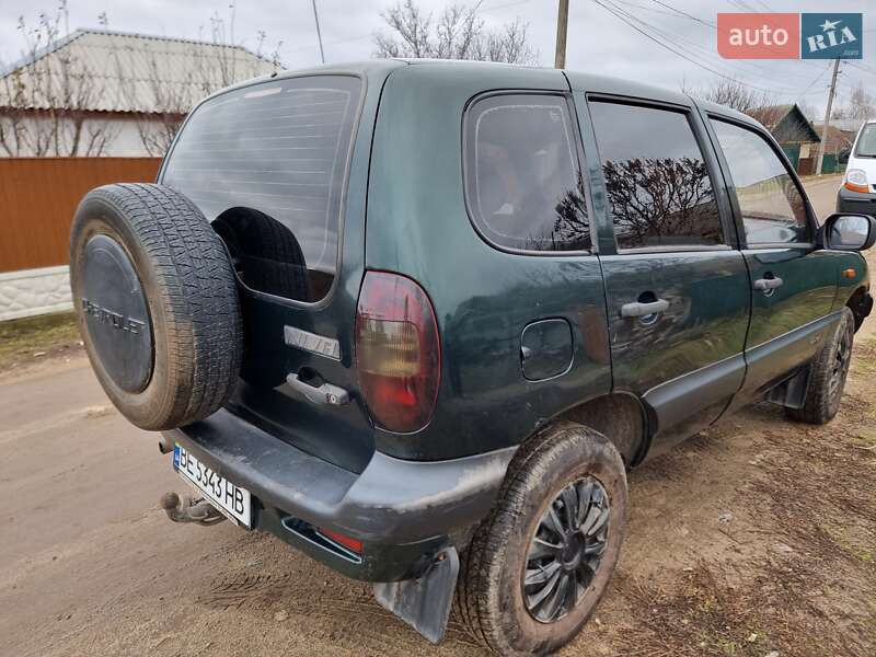 Позашляховик / Кросовер Chevrolet Niva 2004 в Врадіївці