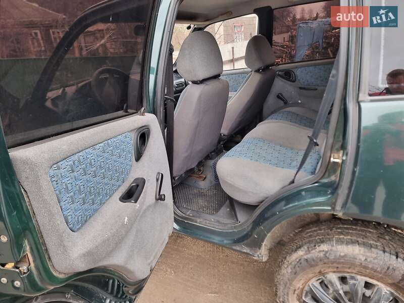 Позашляховик / Кросовер Chevrolet Niva 2004 в Врадіївці