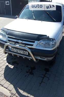 Внедорожник / Кроссовер Chevrolet Niva 2006 в Ужгороде