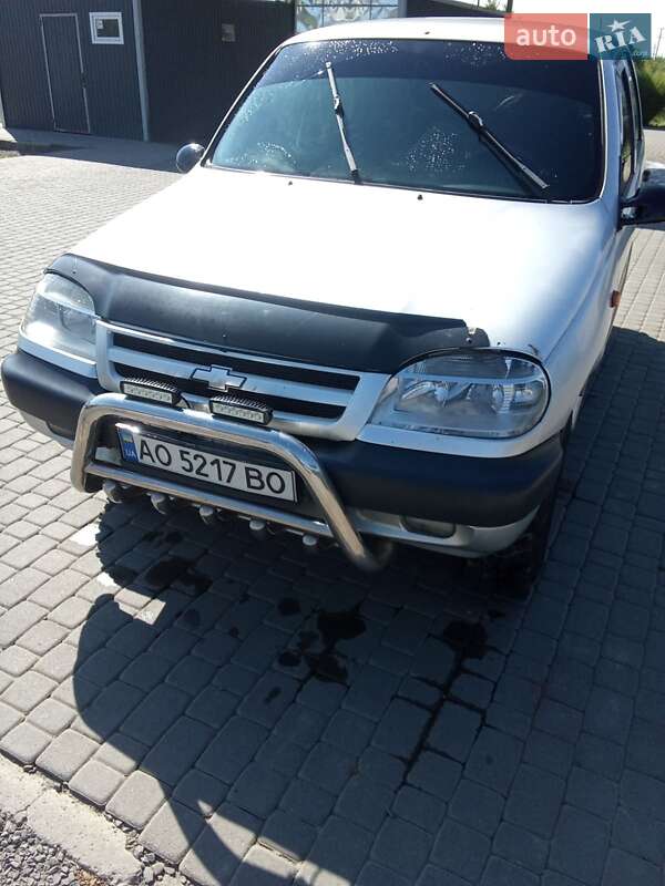 Позашляховик / Кросовер Chevrolet Niva 2006 в Ужгороді