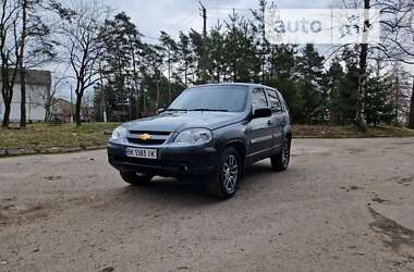 Внедорожник / Кроссовер Chevrolet Niva 2017 в Радивилове