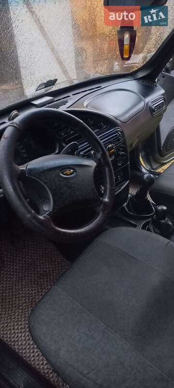 Позашляховик / Кросовер Chevrolet Niva 2004 в Коломиї