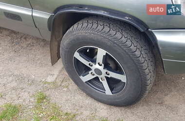 Внедорожник / Кроссовер Chevrolet Niva 2007 в 