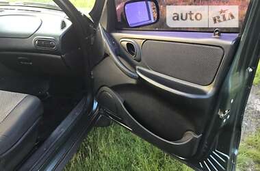 Позашляховик / Кросовер Chevrolet Niva 2013 в Ромнах
