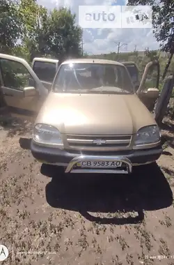 Chevrolet Niva 2004