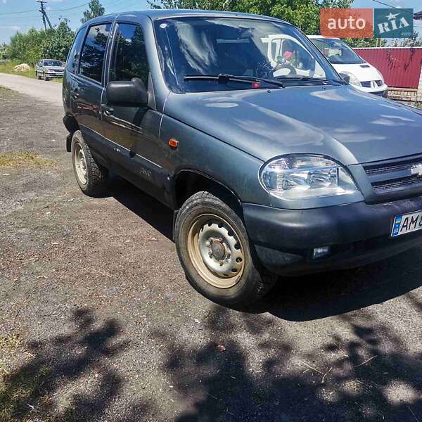 Позашляховик / Кросовер Chevrolet Niva 2007 в Баранівці
