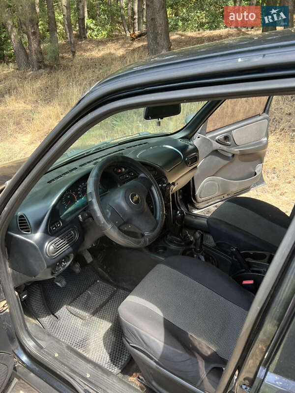 Позашляховик / Кросовер Chevrolet Niva 2015 в Смілі