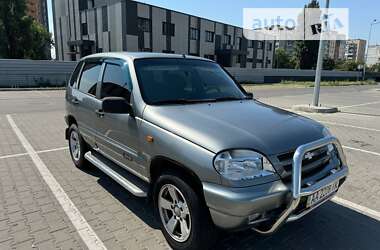 Внедорожник / Кроссовер Chevrolet Niva 2007 в Киеве