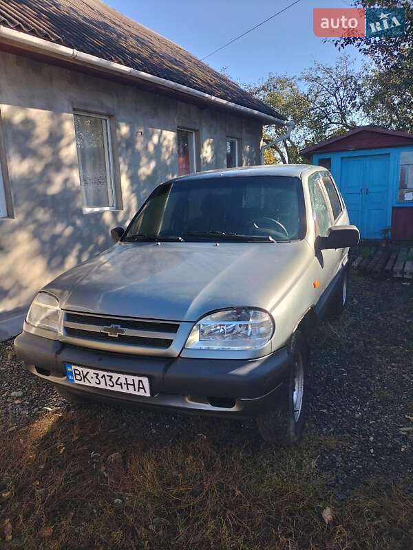 Позашляховик / Кросовер Chevrolet Niva 2008 в Рівному фото 5 Позашляховик / Кросовер Chevrolet Niva 2008 в Рівному