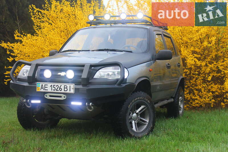 Внедорожник / Кроссовер Chevrolet Niva 2006 в 