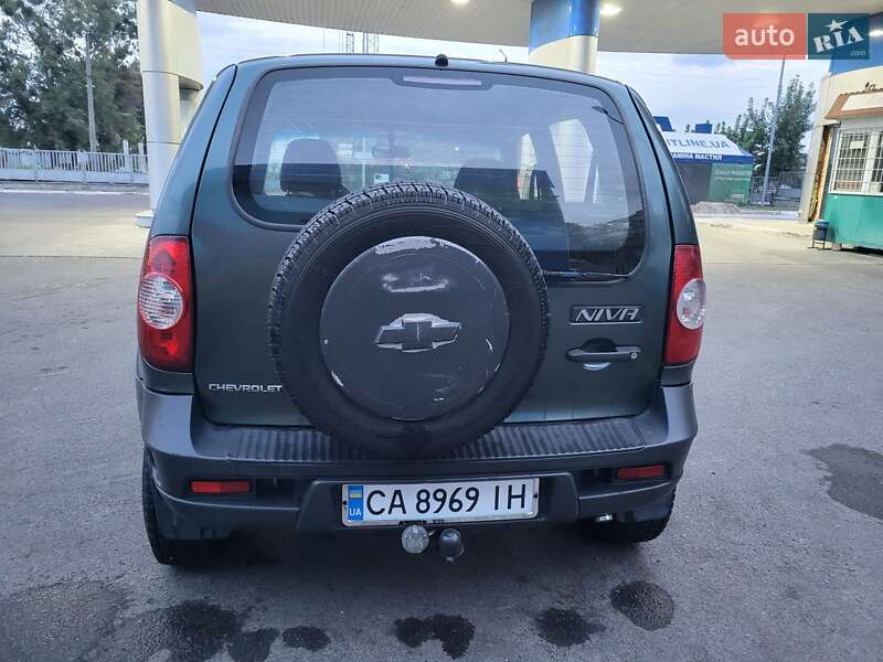 Позашляховик / Кросовер Chevrolet Niva 2012 в Черкасах