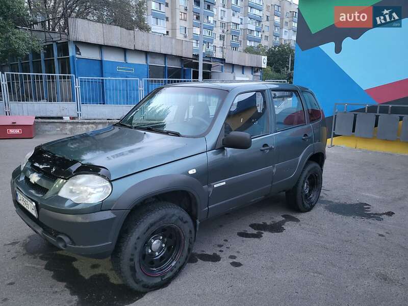 Позашляховик / Кросовер Chevrolet Niva 2012 в Черкасах