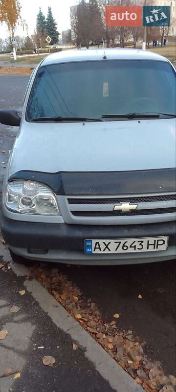 Позашляховик / Кросовер Chevrolet Niva 2004 в Первомайську