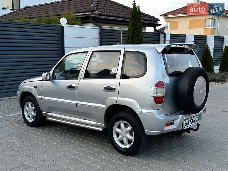 Внедорожник / Кроссовер Chevrolet Niva 2004 в Одессе