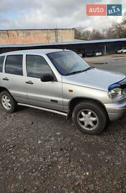 Внедорожник / Кроссовер Chevrolet Niva 2005 в Черноморске