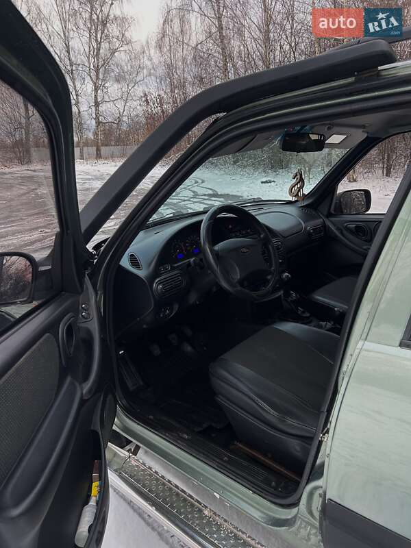 Внедорожник / Кроссовер Chevrolet Niva 2008 в Звягеле