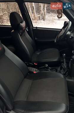 Внедорожник / Кроссовер Chevrolet Niva 2008 в 