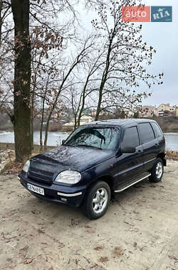 Позашляховик / Кросовер Chevrolet Niva 2004 в Сумах