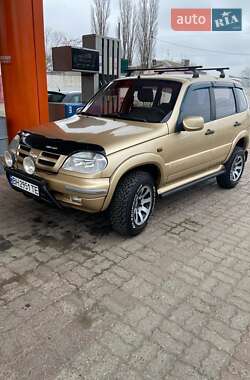 Позашляховик / Кросовер Chevrolet Niva 2004 в 