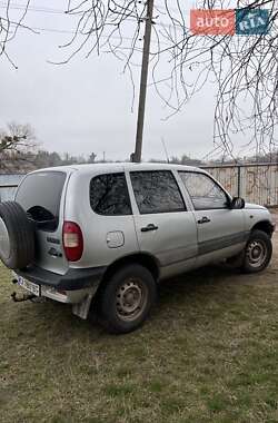 Позашляховик / Кросовер Chevrolet Niva 2005 в Мошнах