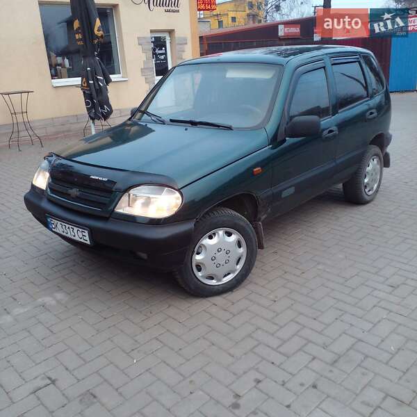 Внедорожник / Кроссовер Chevrolet Niva 2005 в Ровно