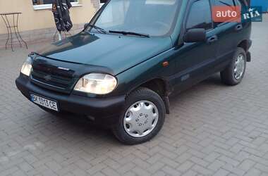 Внедорожник / Кроссовер Chevrolet Niva 2005 в Ровно