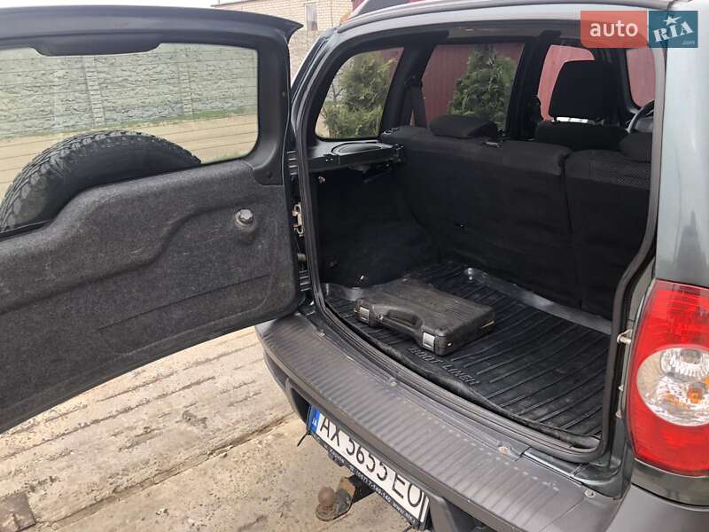 Внедорожник / Кроссовер Chevrolet Niva 2016 в Изюме