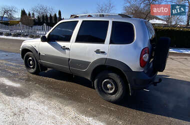 Позашляховик / Кросовер Chevrolet Niva 2011 в Козелеці