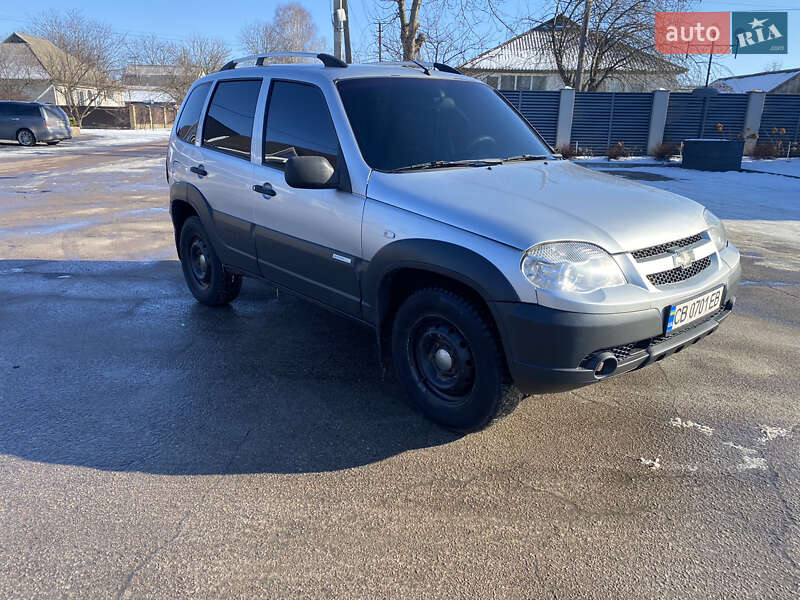 Позашляховик / Кросовер Chevrolet Niva 2011 в Козелеці