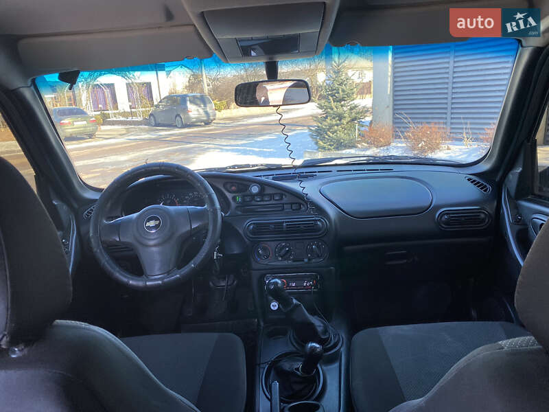 Позашляховик / Кросовер Chevrolet Niva 2011 в Козелеці