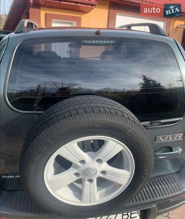 Позашляховик / Кросовер Chevrolet Niva 2014 в Ізяславі