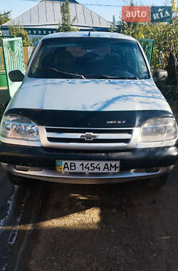 Внедорожник / Кроссовер Chevrolet Niva 2004 в Теплике