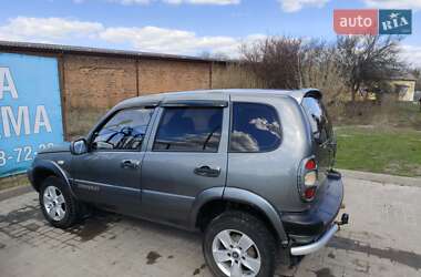 Внедорожник / Кроссовер Chevrolet Niva 2005 в Конотопе