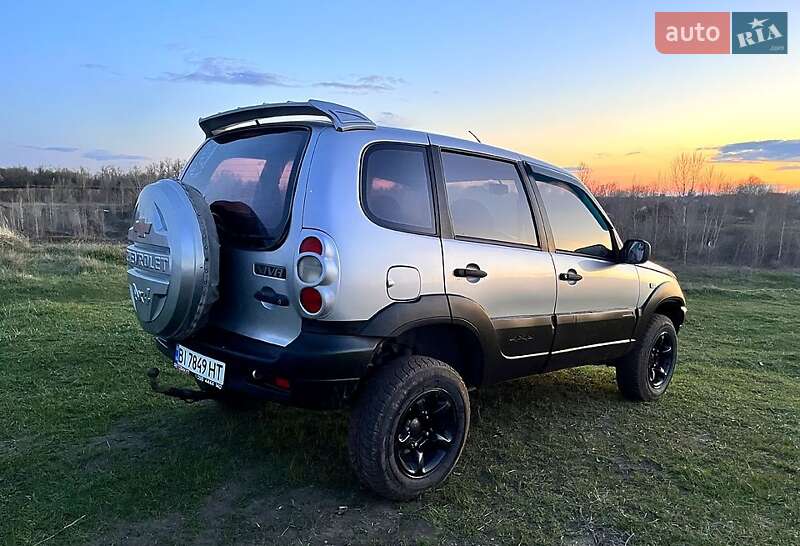 Позашляховик / Кросовер Chevrolet Niva 2007 в Полтаві